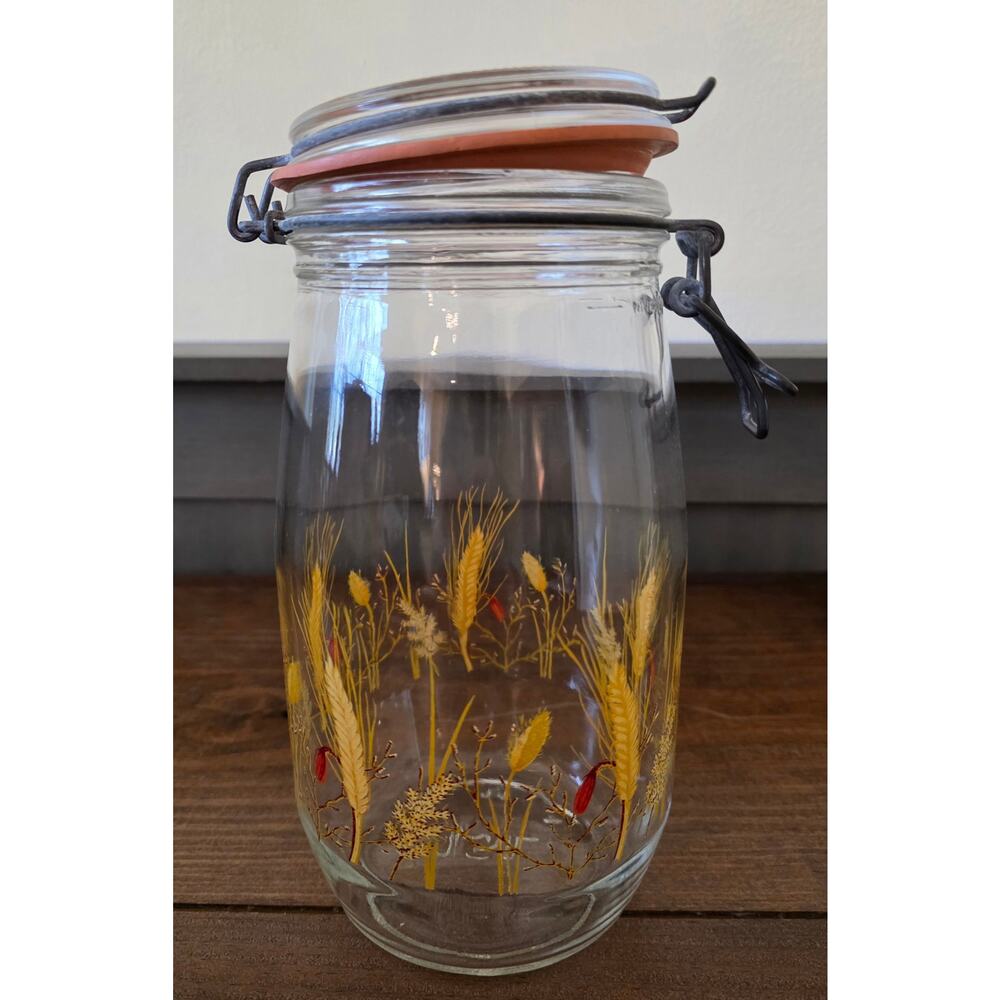 Vintage ARC France Golden Wheat 1.5 Liter Canister